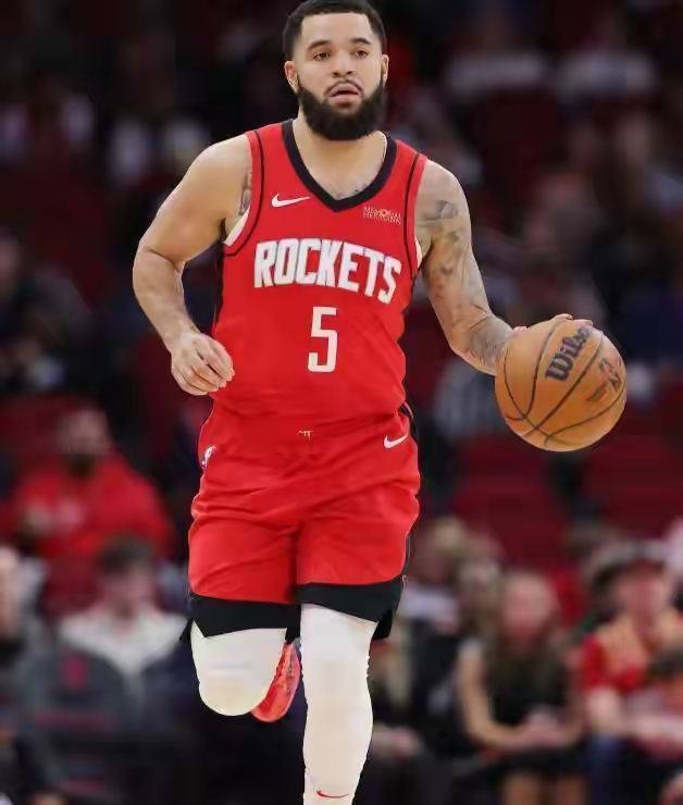  今晚NBA常规赛焦点战；夏洛特黄蜂临场应变；球迷炸锅；更衣室氛围转暖