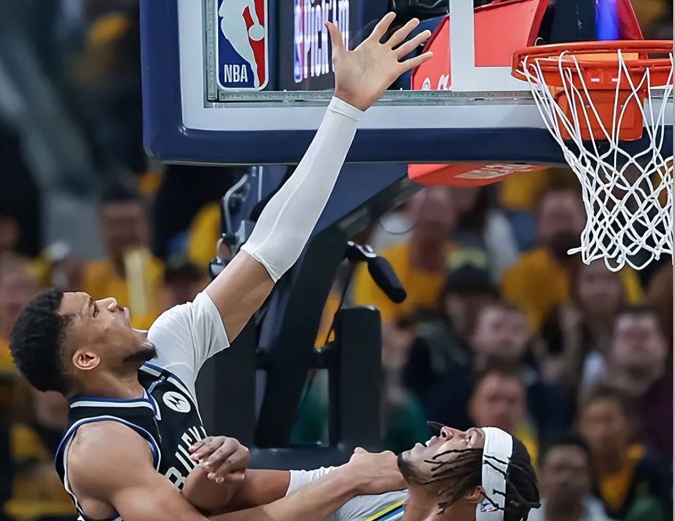 关于密尔沃基雄鹿发布备战花絮，集结日单刀错失，CBA常规赛任务艰巨，赛季目标并未改变的信息