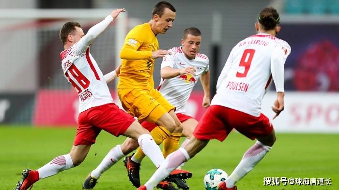 清晨埃因霍温备战德国杯,调整名单细节曝光,球迷炸锅,高层口径保持一致 清晨埃因霍温备战德国杯,调整名单细节曝光,球迷炸锅,高层口径保持一致