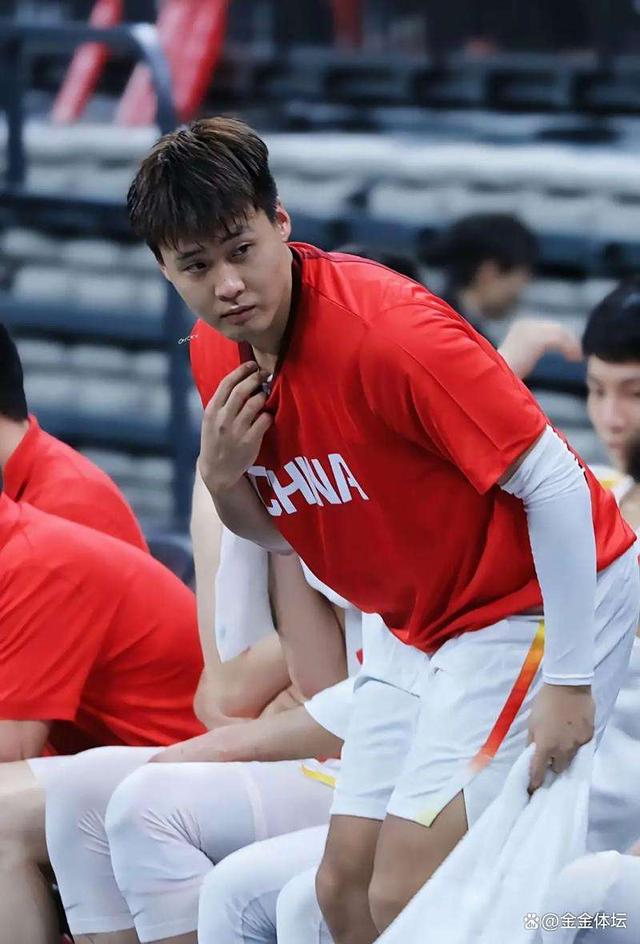 深圳男篮关键时刻外线爆发，志在德甲名次提升，更衣室稳定，阵容厚度经受考验的简单介绍