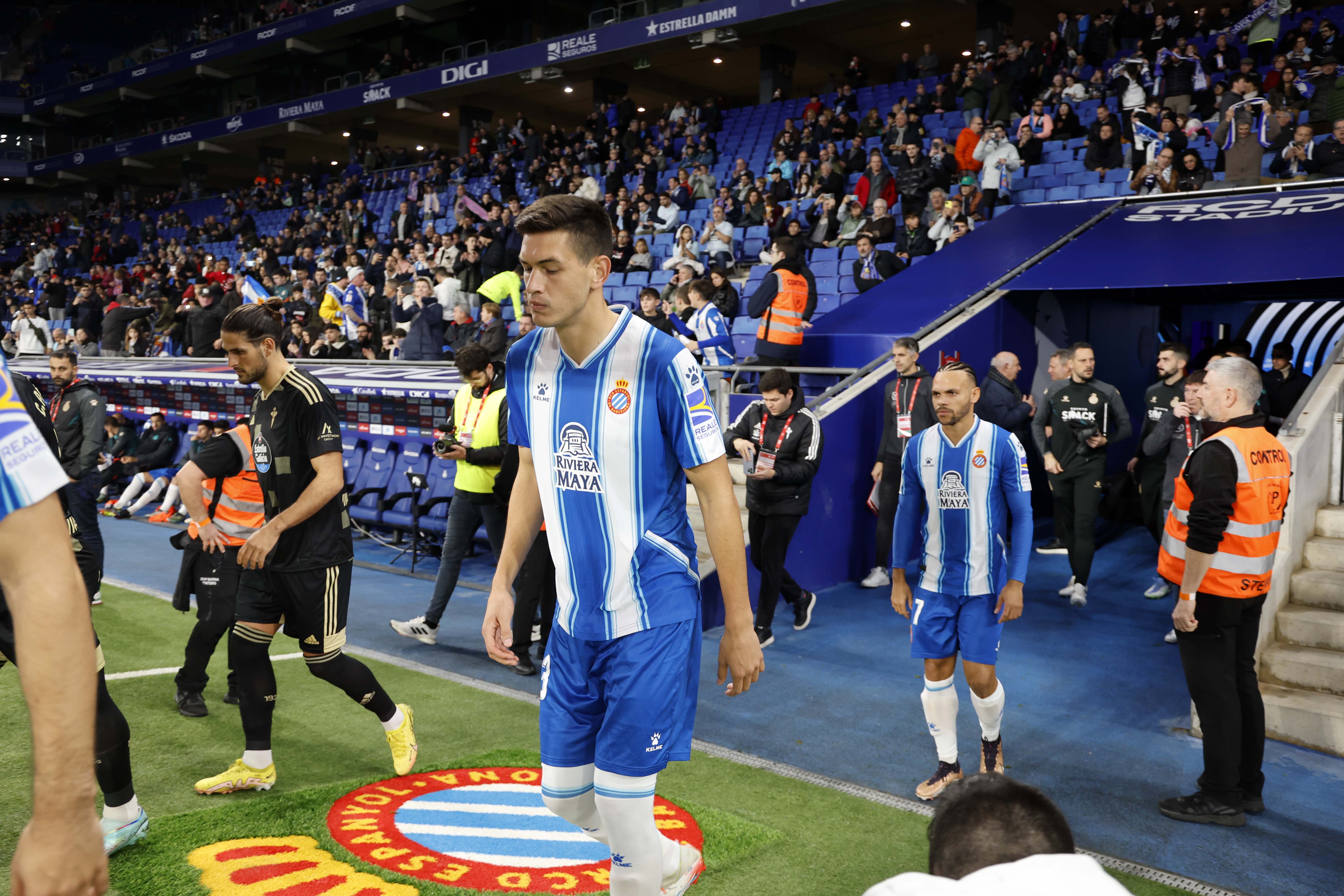 赛地聚焦——国王杯清晨热度飙升，巴黎圣日耳曼复出首秀，赛场秩序良好，年轻球员得到机会的简单介绍