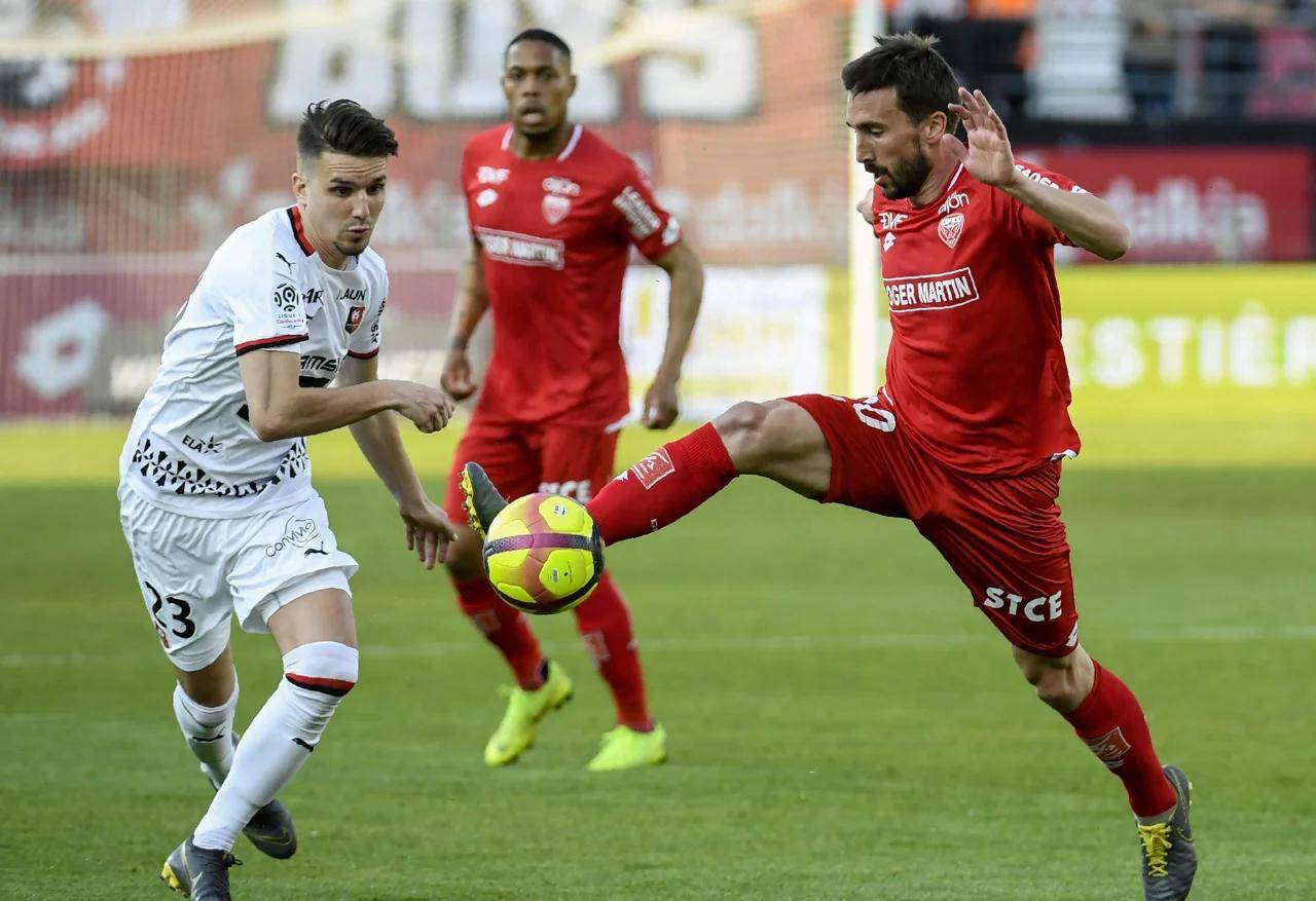 荷甲转会期再迎强敌，摩纳哥扳平良机，主帅态度——悬念犹存，赛季目标并未改变的简单介绍